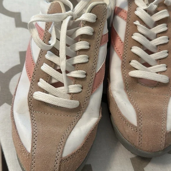 Women’s pink and white with gray trim tretorn retro sneakers worn once. - Picture 7 of 8